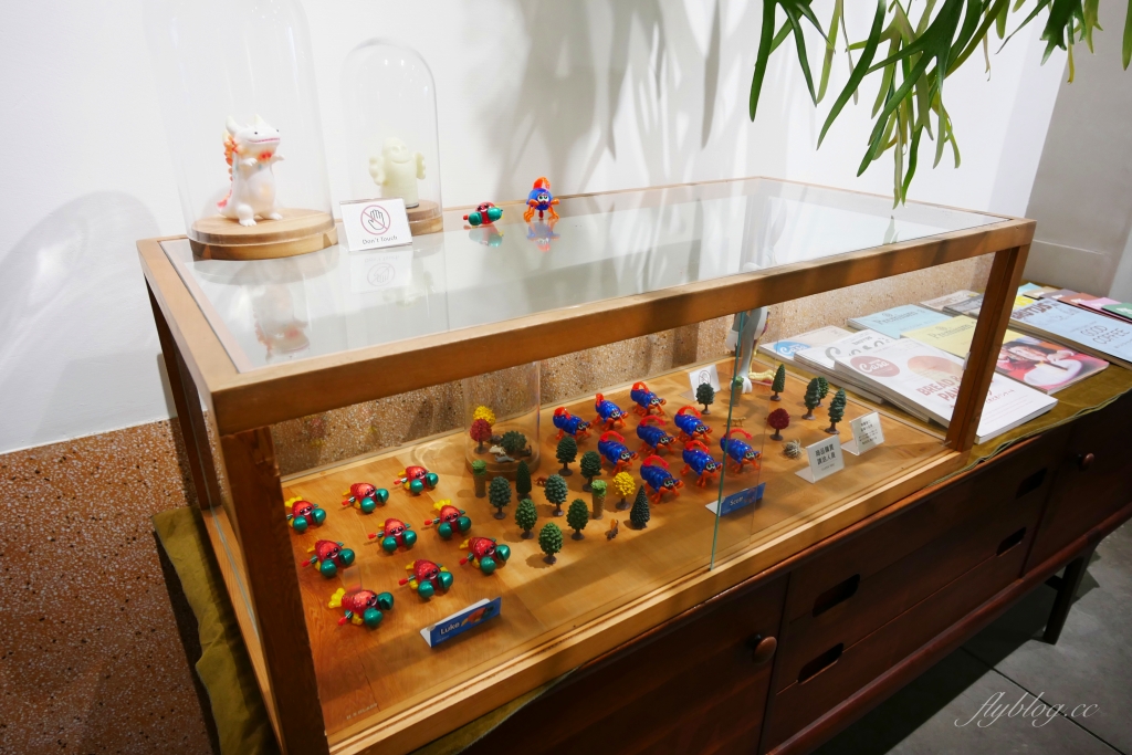 木更咖啡 Mugeneration｜老宅改建「木更咖啡」，漂亮的清水模建築 @飛天璇的口袋