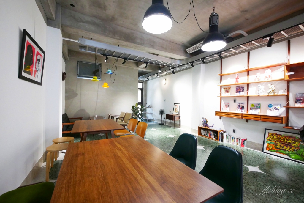 木更咖啡 Mugeneration｜老宅改建「木更咖啡」，漂亮的清水模建築 @飛天璇的口袋