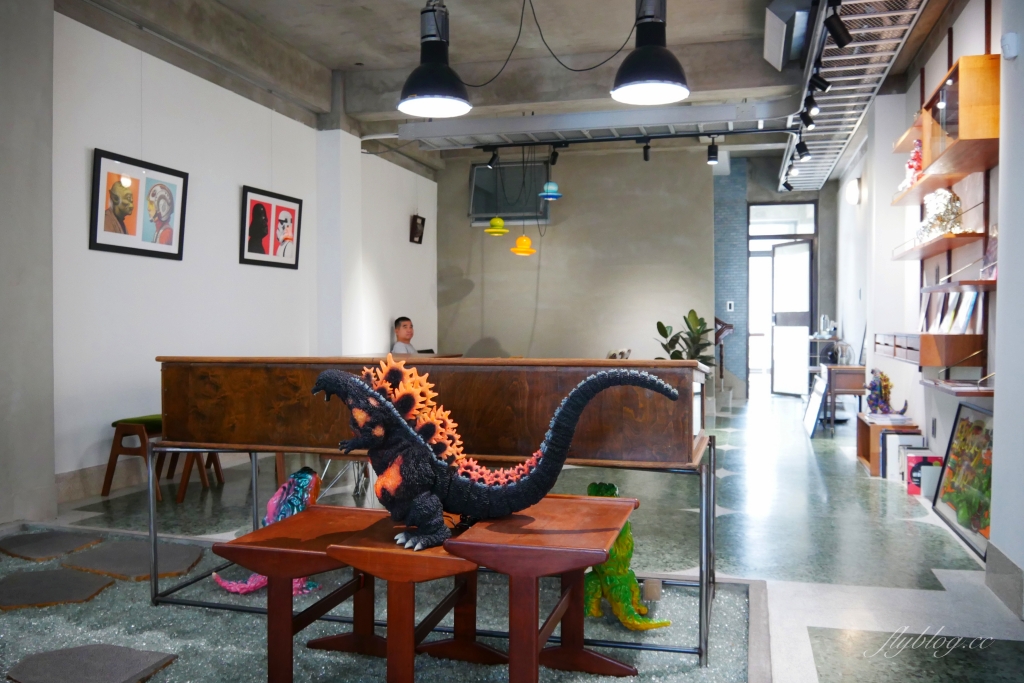 木更咖啡 Mugeneration｜老宅改建「木更咖啡」，漂亮的清水模建築 @飛天璇的口袋