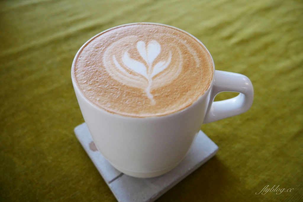 木更咖啡 Mugeneration｜老宅改建「木更咖啡」，漂亮的清水模建築 @飛天璇的口袋