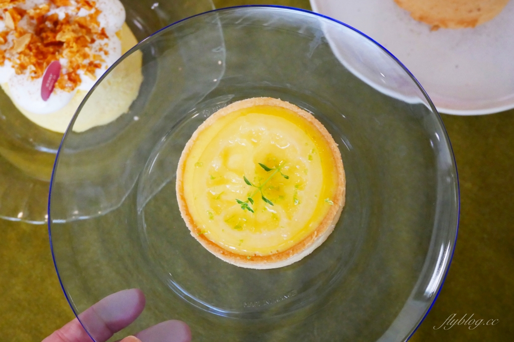 木更咖啡 Mugeneration｜老宅改建「木更咖啡」，漂亮的清水模建築 @飛天璇的口袋