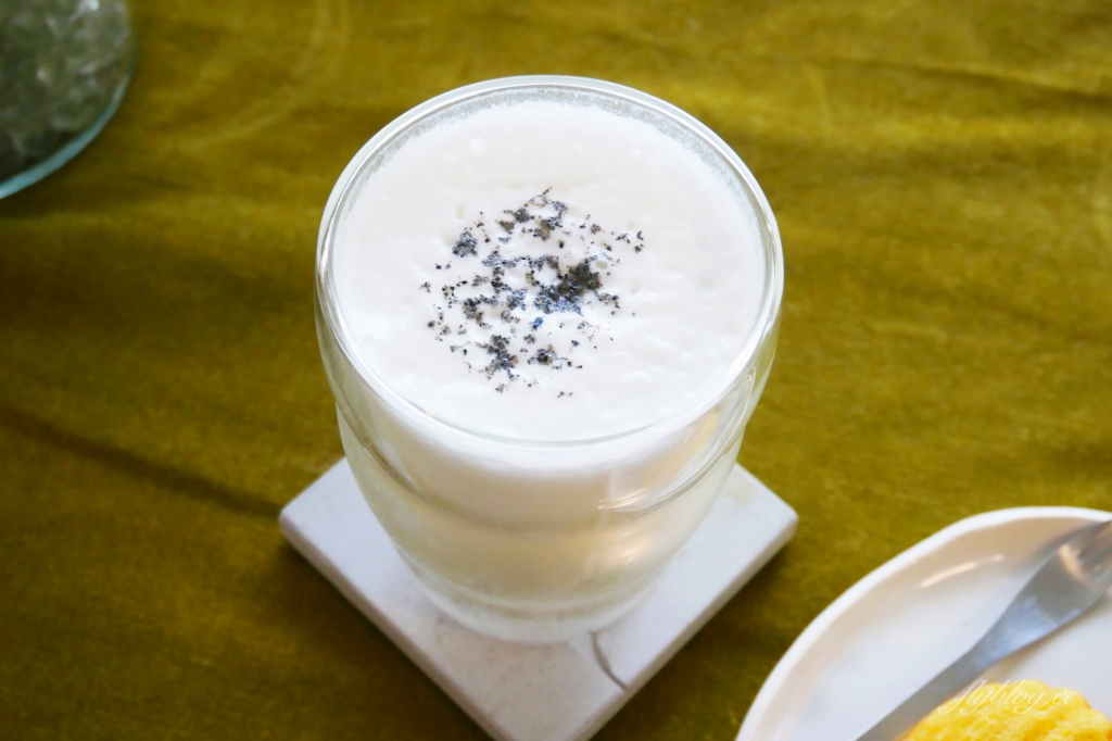 木更咖啡 Mugeneration｜老宅改建「木更咖啡」，漂亮的清水模建築 @飛天璇的口袋