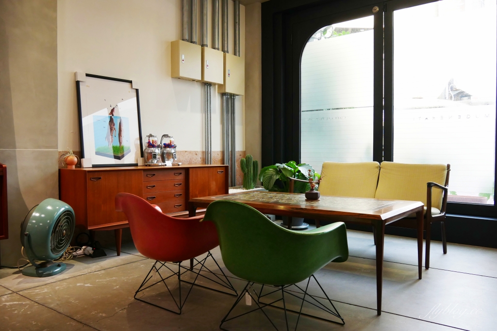 木更咖啡 Mugeneration｜老宅改建「木更咖啡」，漂亮的清水模建築 @飛天璇的口袋