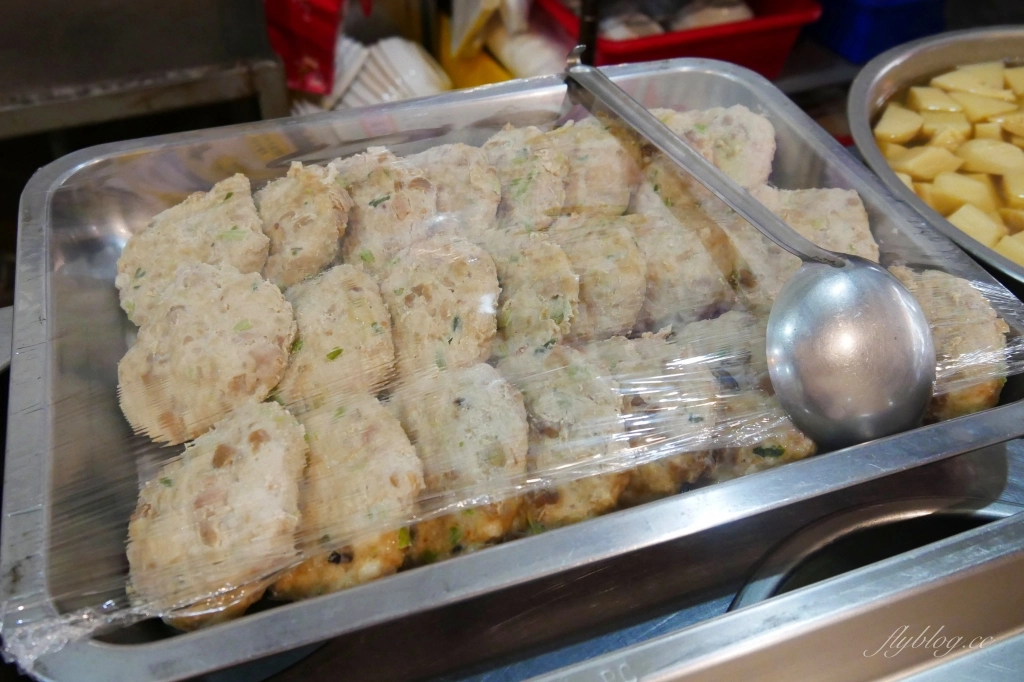 聞香下馬｜食尚玩家報導中了化骨綿掌的燜雞，苗栗苑裡必吃美食推薦 @飛天璇的口袋