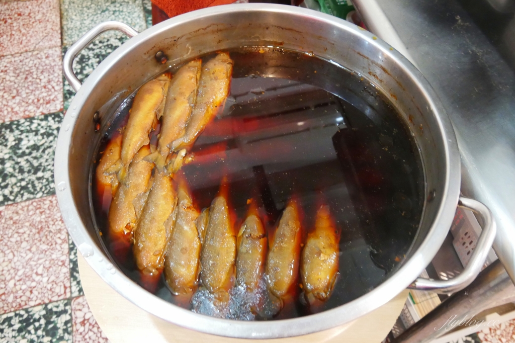 聞香下馬｜食尚玩家報導中了化骨綿掌的燜雞，苗栗苑裡必吃美食推薦 @飛天璇的口袋