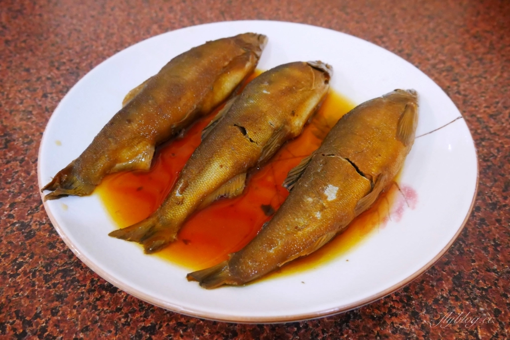 聞香下馬｜食尚玩家報導中了化骨綿掌的燜雞，苗栗苑裡必吃美食推薦 @飛天璇的口袋