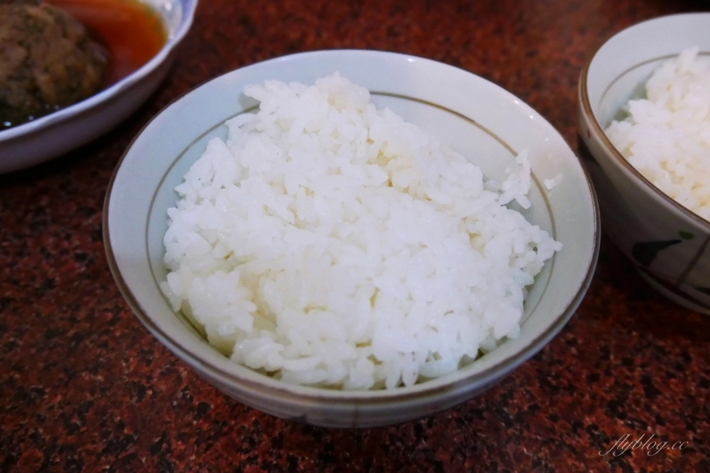 聞香下馬｜食尚玩家報導中了化骨綿掌的燜雞，苗栗苑裡必吃美食推薦 @飛天璇的口袋