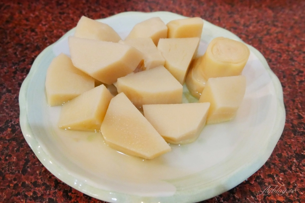 聞香下馬｜食尚玩家報導中了化骨綿掌的燜雞，苗栗苑裡必吃美食推薦 @飛天璇的口袋