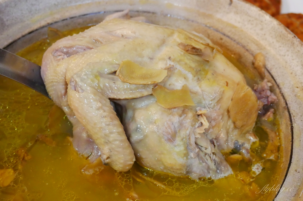 聞香下馬｜食尚玩家報導中了化骨綿掌的燜雞，苗栗苑裡必吃美食推薦 @飛天璇的口袋