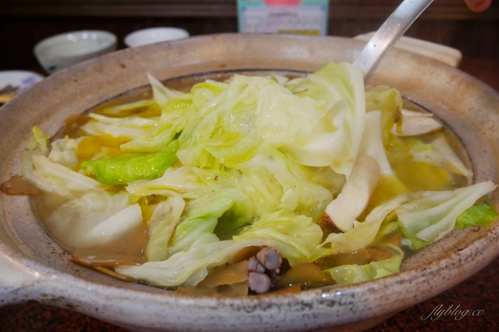 聞香下馬｜食尚玩家報導中了化骨綿掌的燜雞，苗栗苑裡必吃美食推薦 @飛天璇的口袋