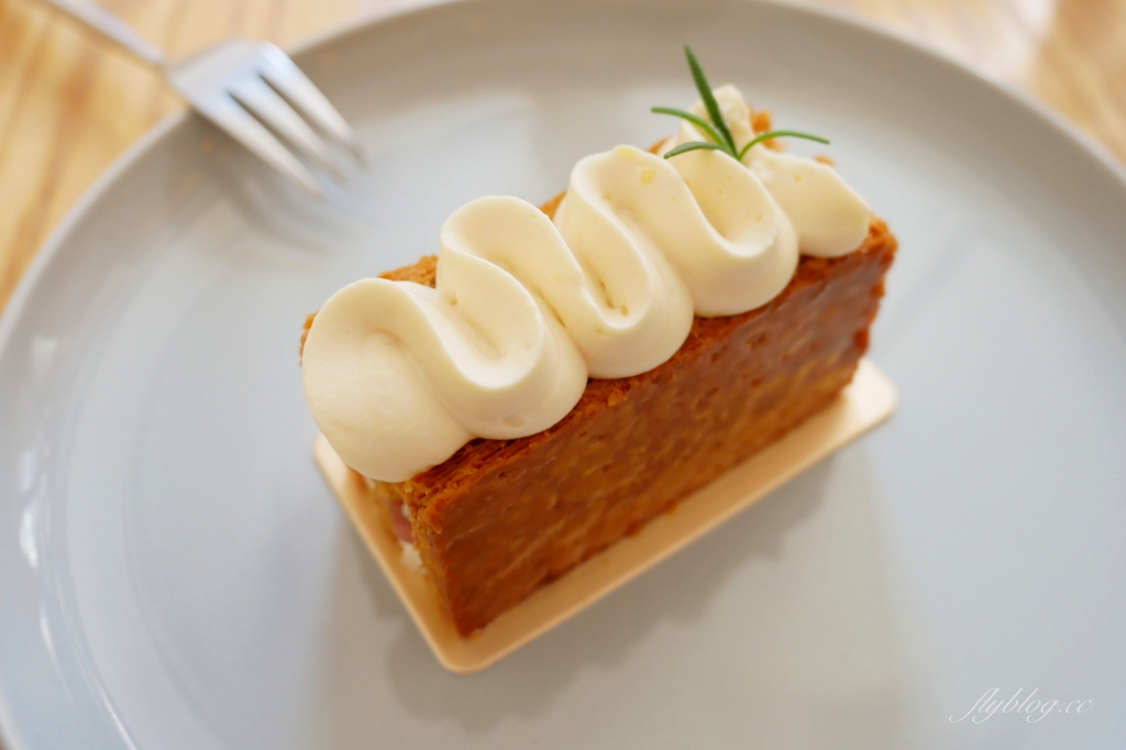 台中西區｜貝爵妮法式點心坊．精明商圈優質甜點店，舒芙蕾和厚鬆餅都好吃 @飛天璇的口袋