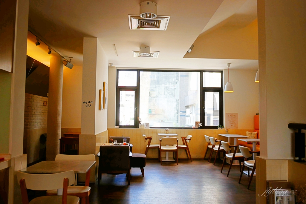 台中西區｜貝爵妮法式點心坊．精明商圈優質甜點店，舒芙蕾和厚鬆餅都好吃 @飛天璇的口袋