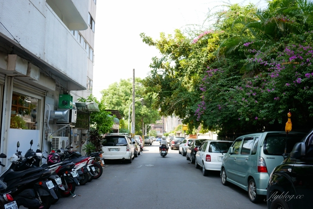 台中西區｜貝爵妮法式點心坊．精明商圈優質甜點店，舒芙蕾和厚鬆餅都好吃 @飛天璇的口袋