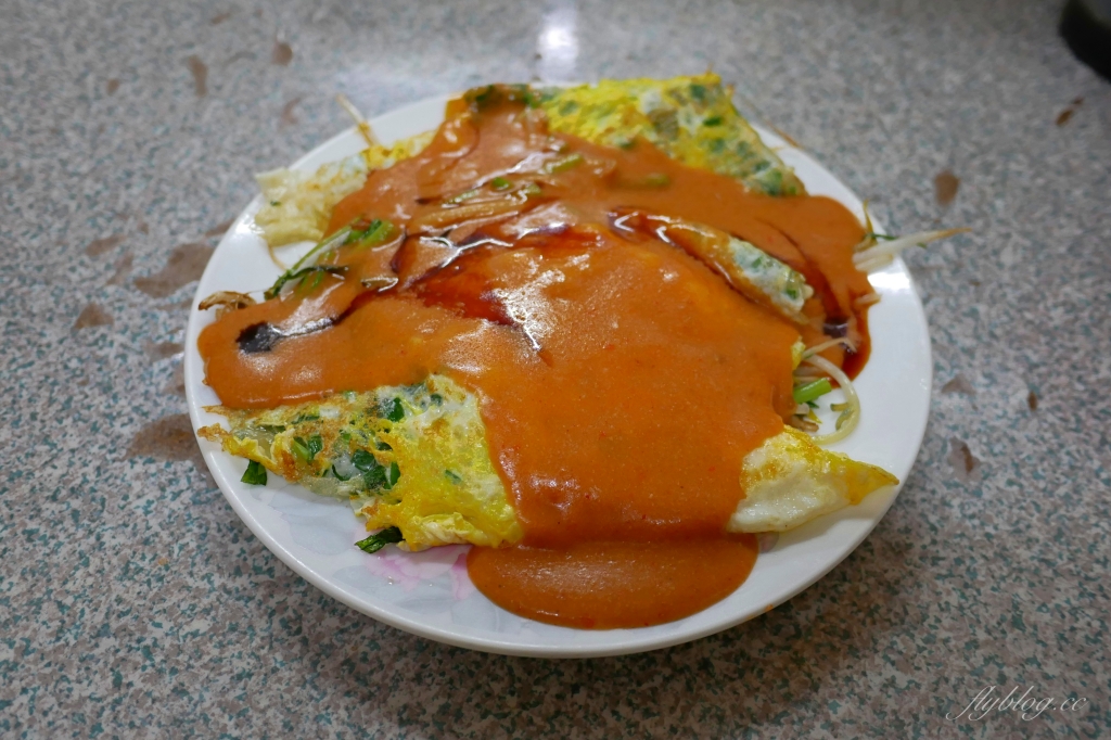 【台中豐原】正兆蚵仔煎：豐原廟東人氣美食，加了獨色花生醬料 @飛天璇的口袋