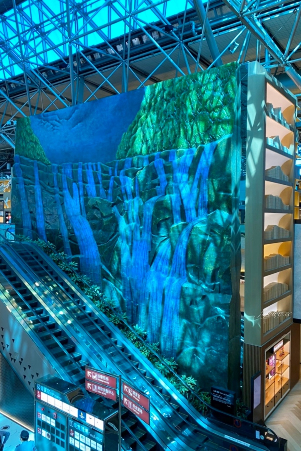 桃園大園｜桃園機場一日遊．出發吧！貴賓室美食x免稅店採購x機場總導覽 @飛天璇的口袋