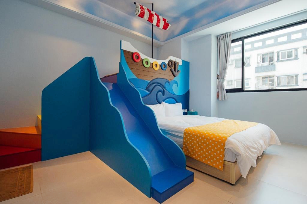 黃色風箏 Yellow Kite｜台南親子民宿推薦，溜滑梯主題套房，還有特約停車場 @飛天璇的口袋