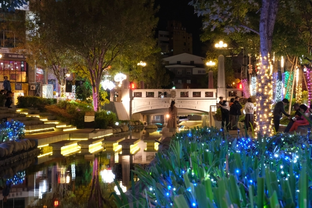 【台中中區】2020新盛綠川水岸廊道：台中好YA誕~2020聖誕節綠川水岸廊道點燈囉！ @飛天璇的口袋