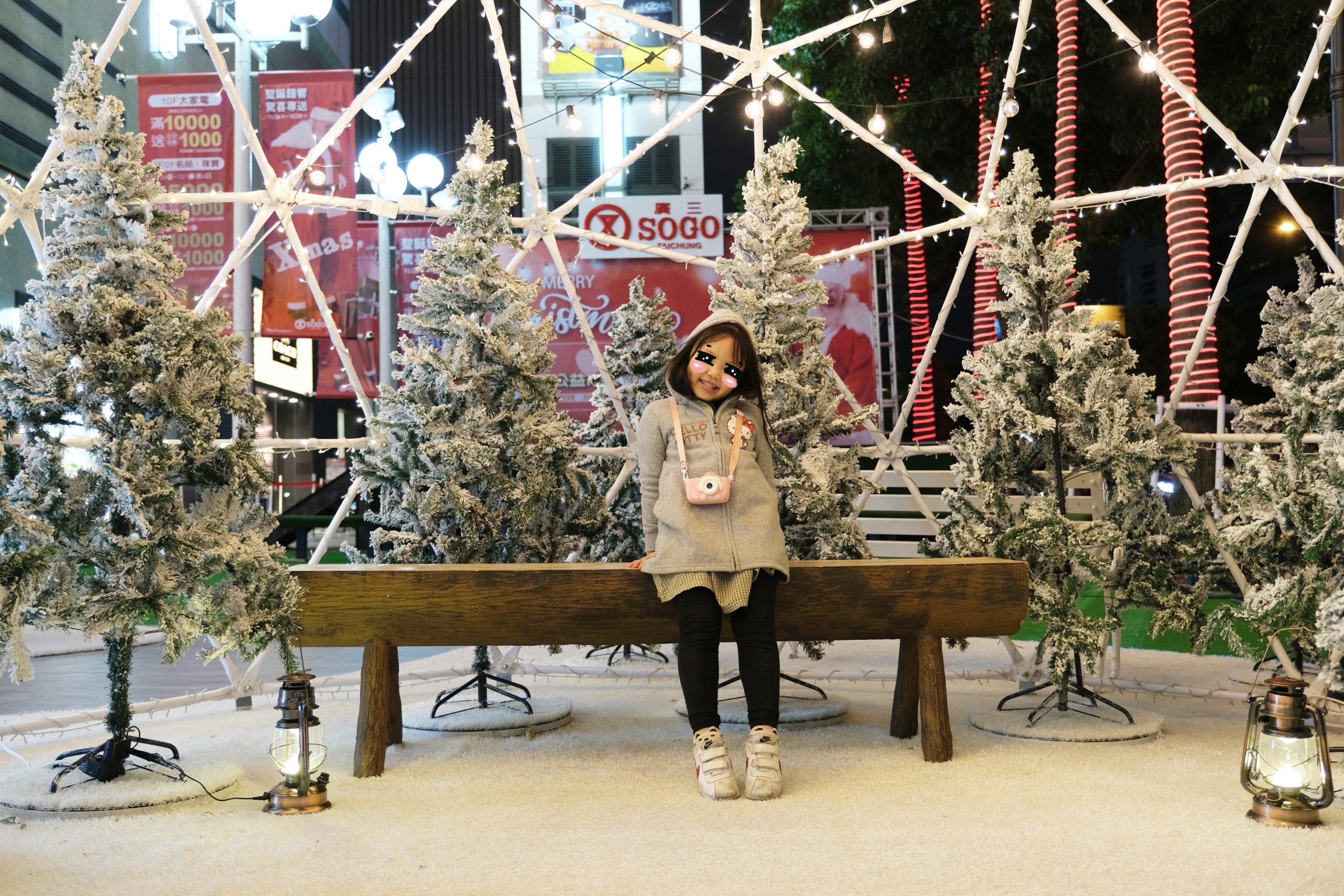 【台中西區】廣三SOGO百貨聖誕節裝置：浪漫的北歐雪景，期間限定11/27~1/10 @飛天璇的口袋