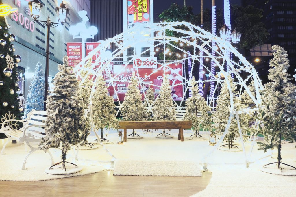 【台中西區】廣三SOGO百貨聖誕節裝置：浪漫的北歐雪景，期間限定11/27~1/10 @飛天璇的口袋