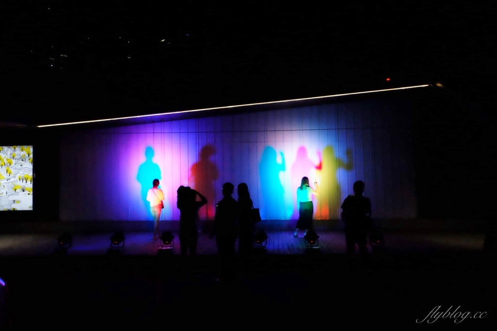 【台中西區】2020勤美誠品綠園道：勤美聖誕節裝置上場囉！還有祝福飛行機-聖誕明信片寄送站的服務 @飛天璇的口袋