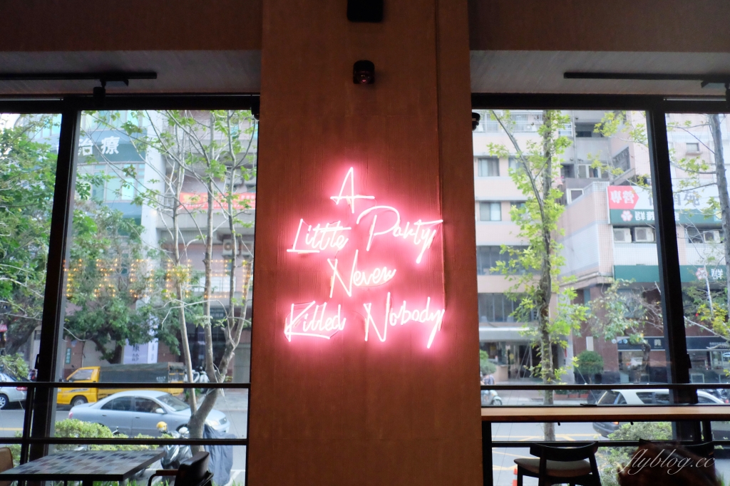 台中南屯｜MOXY豐邑酒店．萬豪集團台中最潮的設計飯店，捷運豐樂公園站步行3分鐘 @飛天璇的口袋