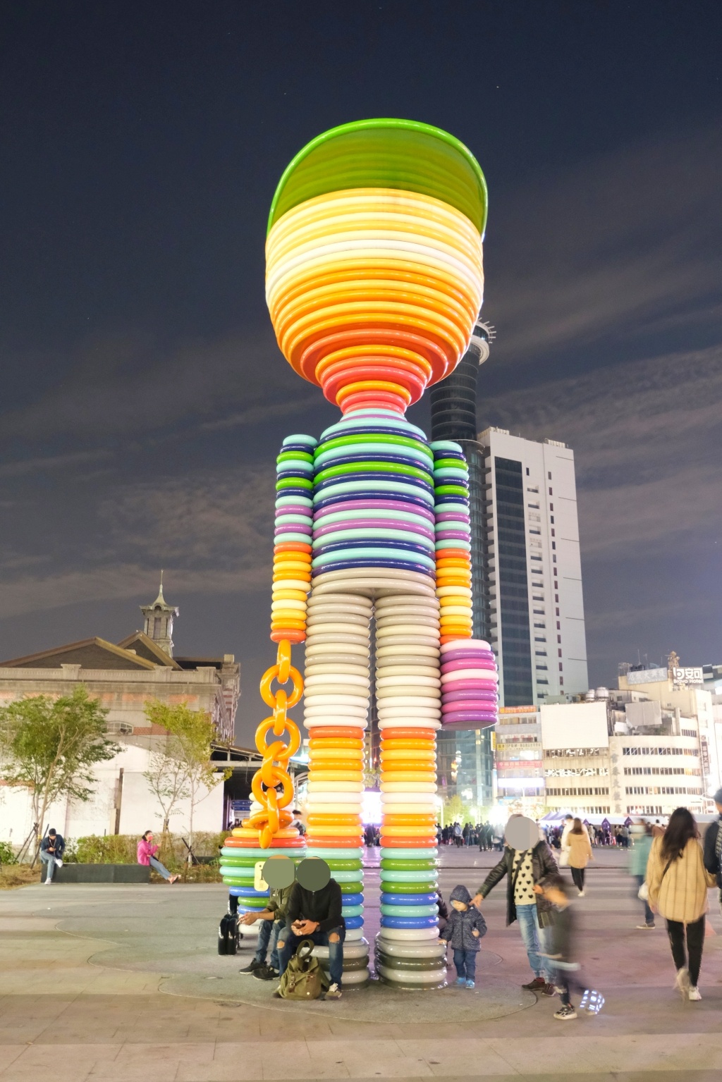 【台中中區】台中車站：鐵鹿大街12/6開幕！聖誕樹裝罝上場 X 鐵道躲貓貓 X 開幕各項優惠 @飛天璇的口袋