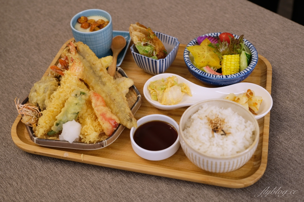 台中東區｜羽笠食事．Google 4.4顆星的好評，充滿日本酒場氛圍的日本料理店 @飛天璇的口袋