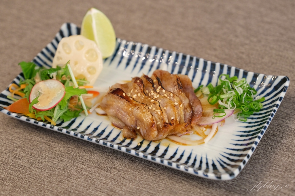 台中東區｜羽笠食事．Google 4.4顆星的好評，充滿日本酒場氛圍的日本料理店 @飛天璇的口袋