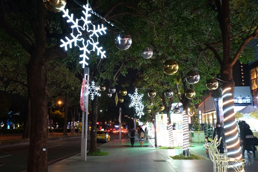 【台中西屯】北歐夢奇境聖誕樂園~2020台中大遠百聖誕節裝置，5大遊樂設施喚起童心 @飛天璇的口袋