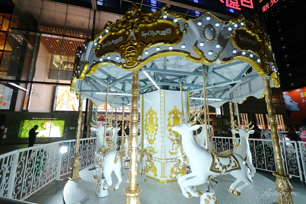 【台中西屯】北歐夢奇境聖誕樂園~2020台中大遠百聖誕節裝置，5大遊樂設施喚起童心 @飛天璇的口袋