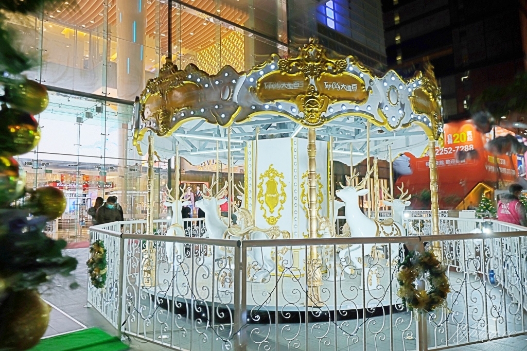 【台中西屯】北歐夢奇境聖誕樂園~2020台中大遠百聖誕節裝置，5大遊樂設施喚起童心 @飛天璇的口袋