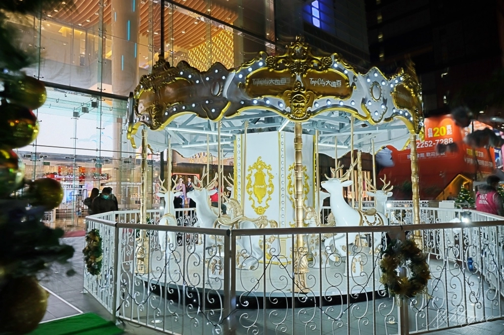 【台中西屯】北歐夢奇境聖誕樂園~2020台中大遠百聖誕節裝置，5大遊樂設施喚起童心 @飛天璇的口袋