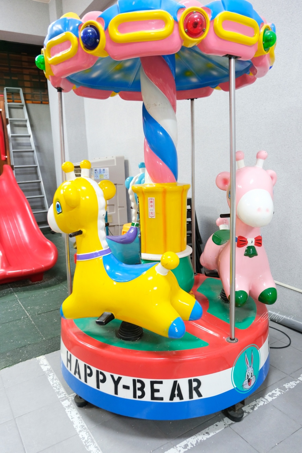 黃色風箏 Yellow Kite｜台南親子民宿推薦，溜滑梯主題套房，還有特約停車場 @飛天璇的口袋