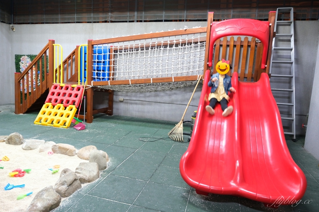 黃色風箏 Yellow Kite｜台南親子民宿推薦，溜滑梯主題套房，還有特約停車場 @飛天璇的口袋