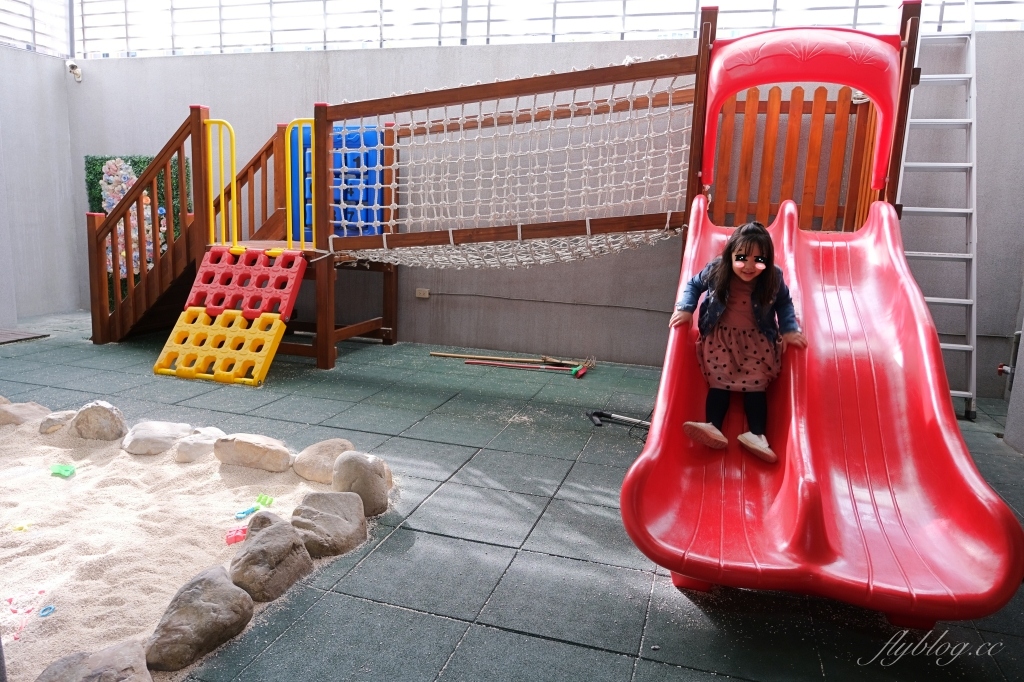 黃色風箏 Yellow Kite｜台南親子民宿推薦，溜滑梯主題套房，還有特約停車場 @飛天璇的口袋