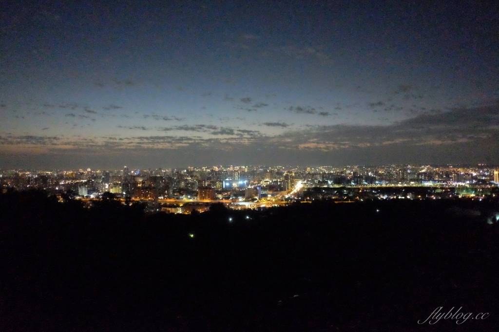 台中北屯｜大坑9號步道．觀音亭休憩平台開放了，遠眺山林綠意和台中市景 @飛天璇的口袋