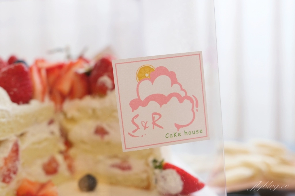 台中潭子｜太陽雨甜點工作室  S&R Cake house，季節限定草莓芒果蛋糕，Google4.9顆星甜點工作室 @飛天璇的口袋