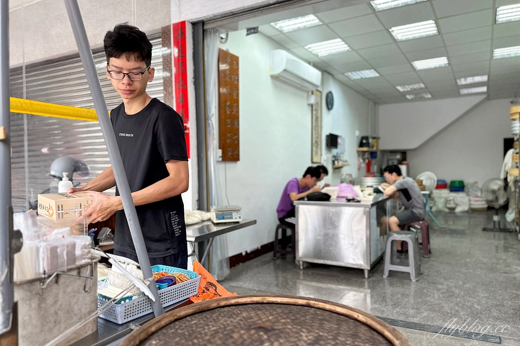 台中南屯｜老堯師肉包．和鹿港老龍師師出同門，南屯黎明路美味的銅板小吃 @飛天璇的口袋