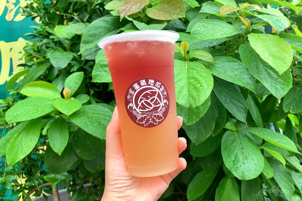 台中中區｜蜜藏地瓜，台中第二市場人氣美食，懷念的古早味小吃蜜地瓜 @飛天璇的口袋