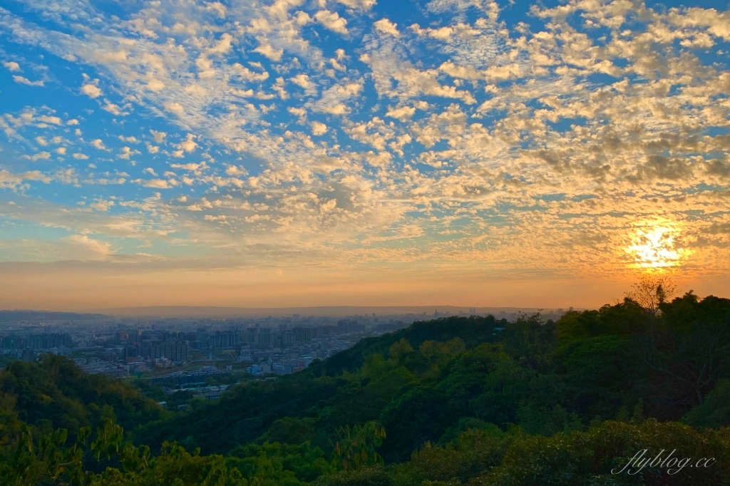 台中北屯｜大坑9號步道．觀音亭休憩平台開放了，遠眺山林綠意和台中市景 @飛天璇的口袋