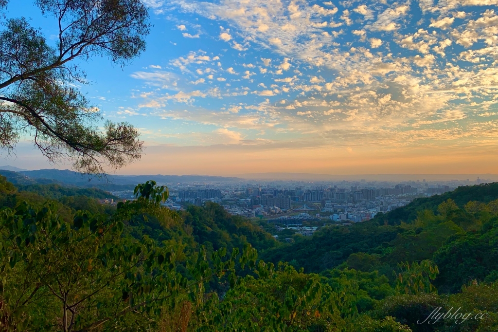 台中北屯｜大坑9號步道．觀音亭休憩平台開放了，遠眺山林綠意和台中市景 @飛天璇的口袋