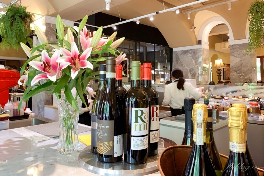 台中南屯｜Bacitali小義大利威尼斯宮．座落於龍富路的歐式花園，台中老字號義大利麵店 @飛天璇的口袋