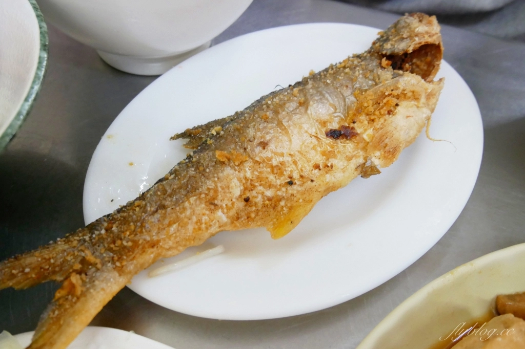 嘉義東區｜丸仔榮小吃店．Google評價4.4顆星，文化夜市巷弄裡的火雞肉飯 @飛天璇的口袋