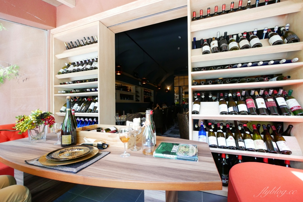 台中南屯｜Bacitali小義大利威尼斯宮．座落於龍富路的歐式花園，台中老字號義大利麵店 @飛天璇的口袋