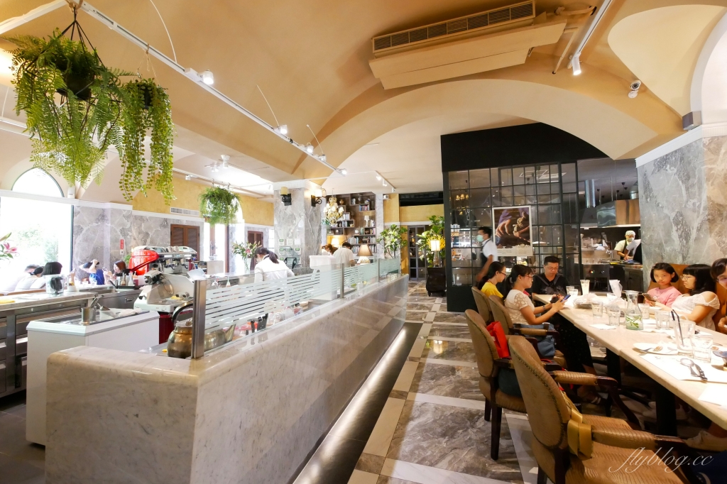 台中南屯｜Bacitali小義大利威尼斯宮．座落於龍富路的歐式花園，台中老字號義大利麵店 @飛天璇的口袋