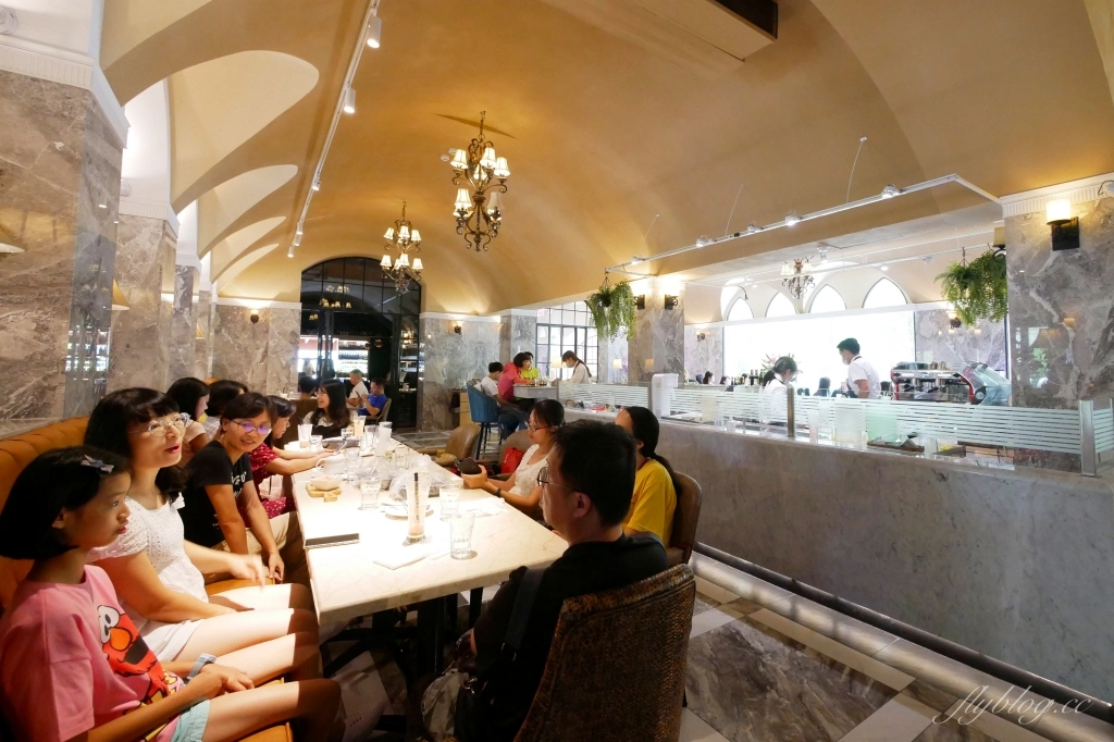 台中南屯｜Bacitali小義大利威尼斯宮．座落於龍富路的歐式花園，台中老字號義大利麵店 @飛天璇的口袋