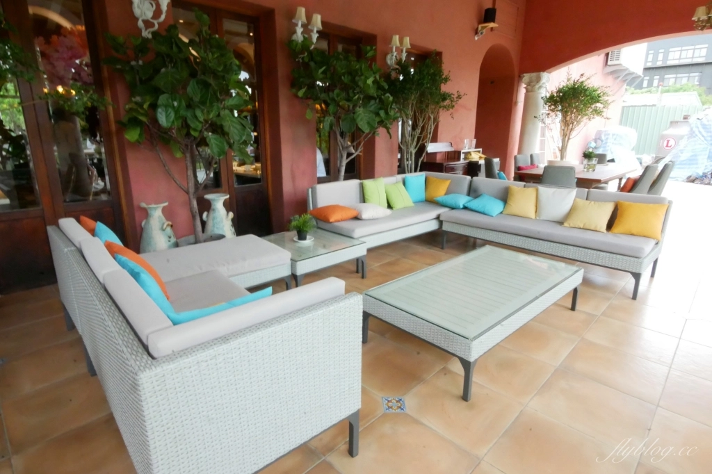 台中南屯｜Bacitali小義大利威尼斯宮．座落於龍富路的歐式花園，台中老字號義大利麵店 @飛天璇的口袋