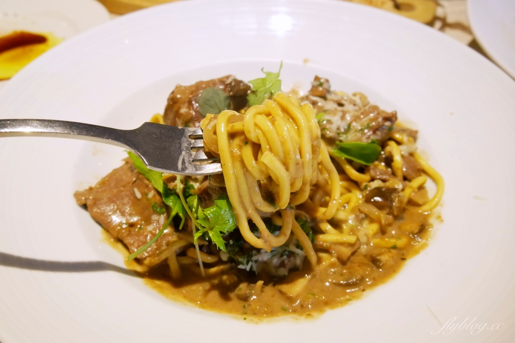 台中南屯｜Bacitali小義大利威尼斯宮．座落於龍富路的歐式花園，台中老字號義大利麵店 @飛天璇的口袋