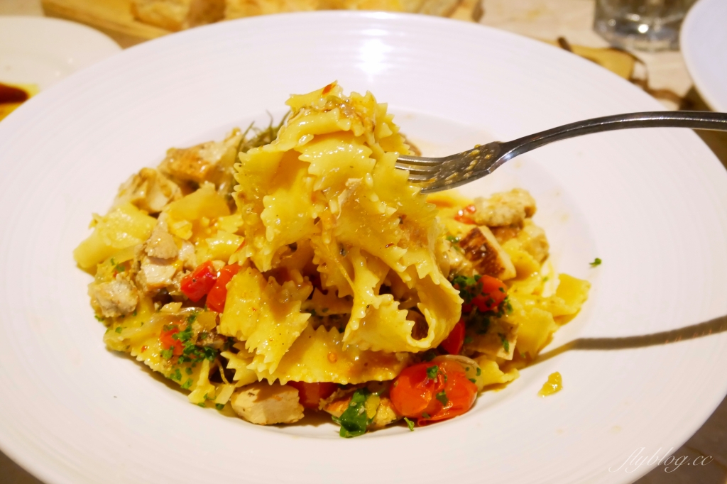 台中南屯｜Bacitali小義大利威尼斯宮．座落於龍富路的歐式花園，台中老字號義大利麵店 @飛天璇的口袋