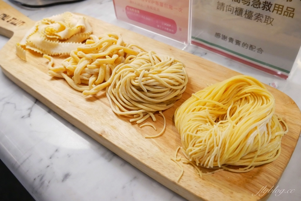 台中南屯｜Bacitali小義大利威尼斯宮．座落於龍富路的歐式花園，台中老字號義大利麵店 @飛天璇的口袋